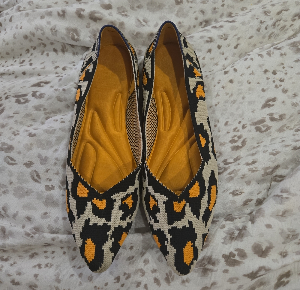 Designer Inspired Size 9 Leopard Pointed Toe Flats